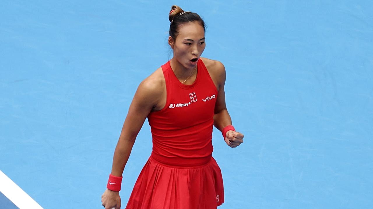 郑钦文6-3先声夺人

10月9日，2026中网女单1/4决赛郑钦文对阵斯维托丽
