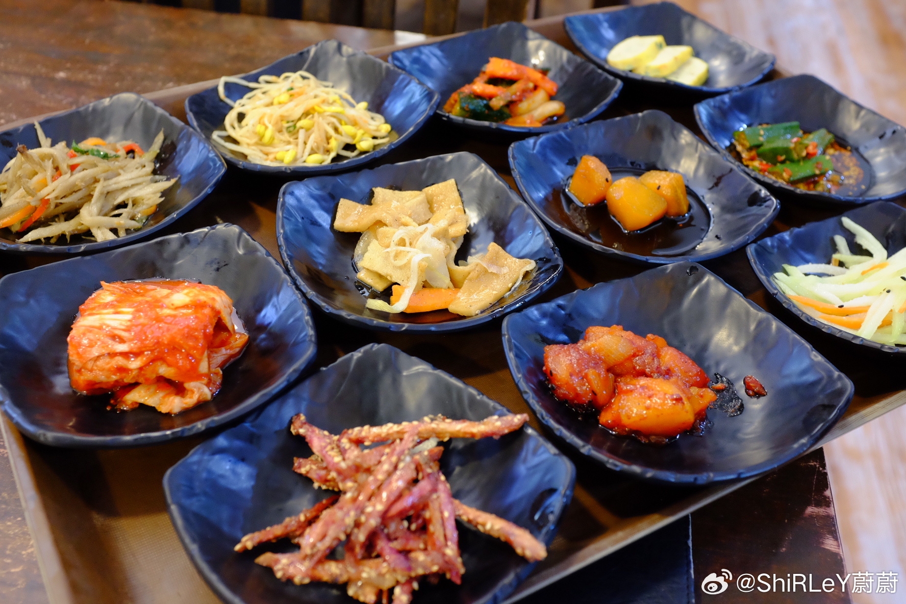 中午去吃了个韩国菜，烤肉🥩🔥和酱蟹🦀，老爸老妈说比威海那天好吃太多了。我也