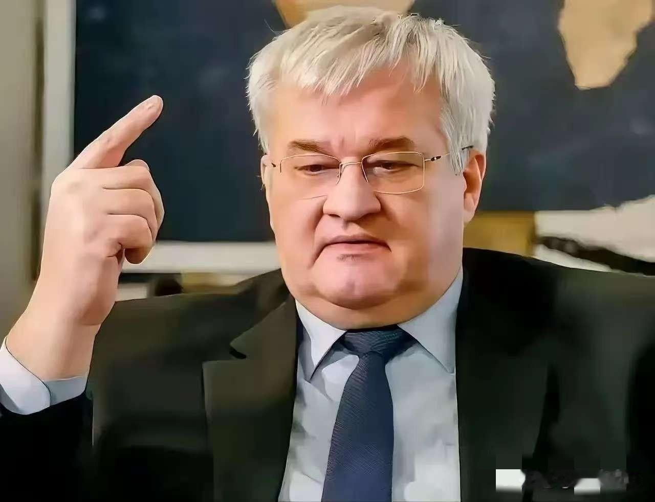 乌克兰外长安德烈·西比加说，凡购买俄罗斯石油的国家，不得参与乌克兰重建
 
这话