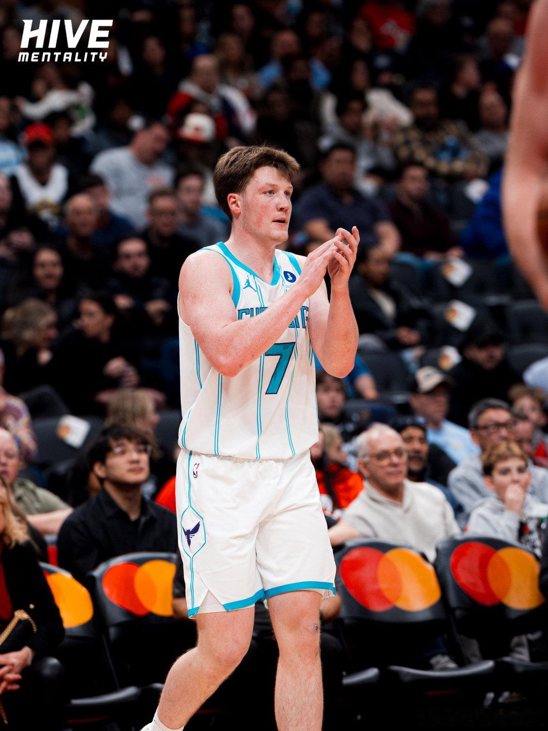 结束两连败！保持住这个势头！ ｜   cr：夏洛特黄蜂 