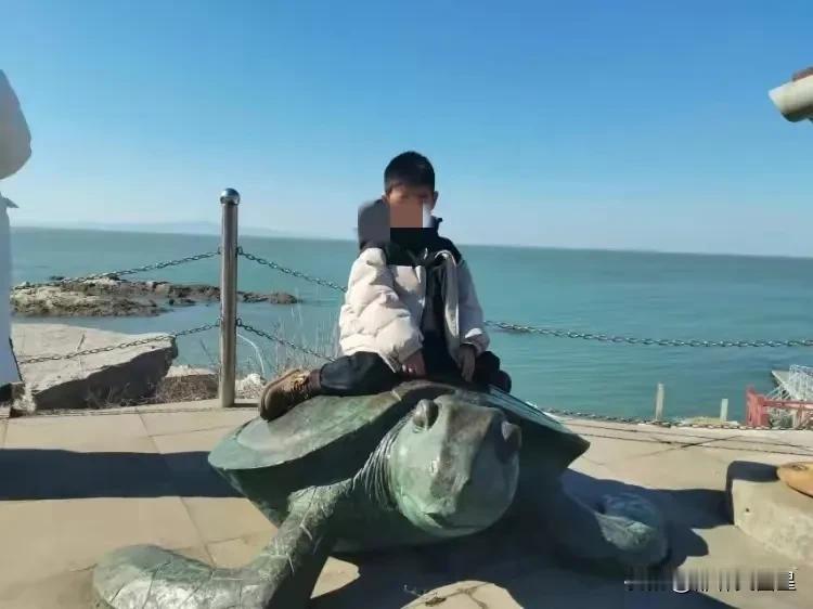 狠心！山东一5岁男孩被生母和继父殴打致死？两人已被刑事拘留。

3月29日，山东