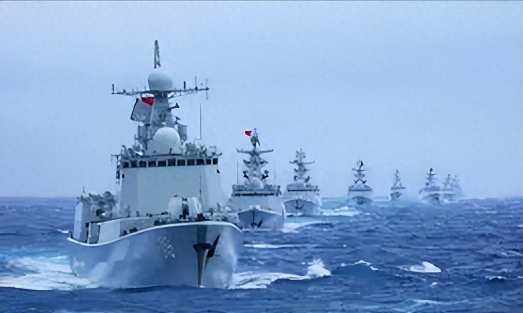 平静的西太平洋，早已暗流汹涌、博弈白热化！面对日方持续军国主义扩张、勾连域外势力