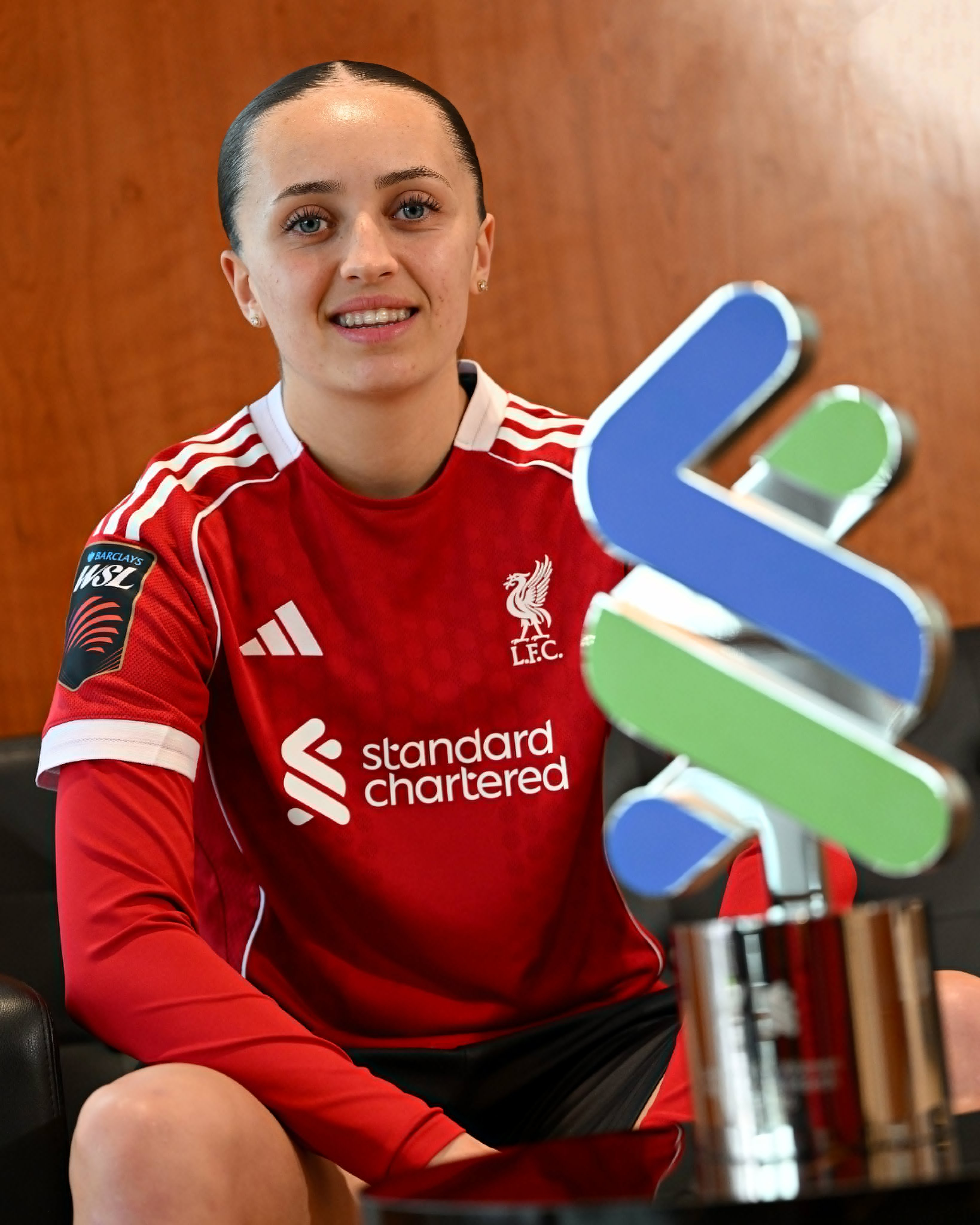 利物浦女足 恩德比伤停补时的梅开二度完成赛季首胜，当选1月渣打最佳球员👏1月份