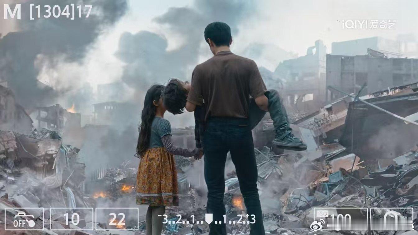 李瓒最强大的是内核 李瓒，一个以冷静铸就传奇的拆弹专家。在生死瞬间，他总能以超乎