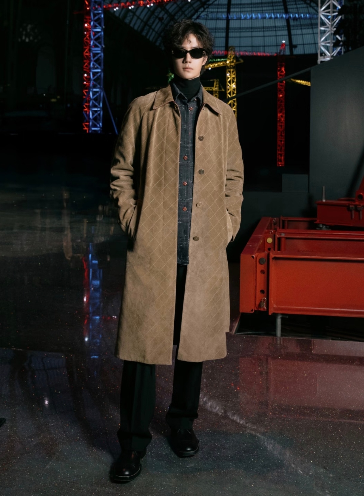 好牛的一张！！！！ 王一博简直穿搭的神