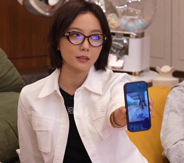 王珞丹拍了宋妍霏马吟吟想去扒王珞丹相册想去扒王珞丹相册 ​​​