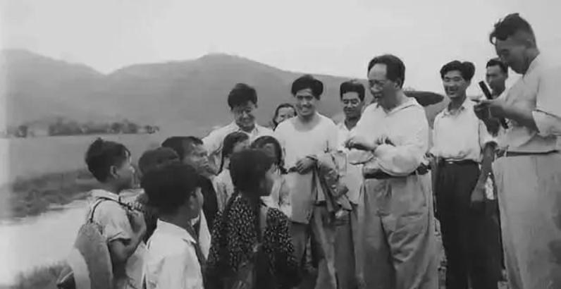 贺晓秋当年两次冒着杀头风险救下毛主席，1960年，他的儿子贺风生专程来反映农村的