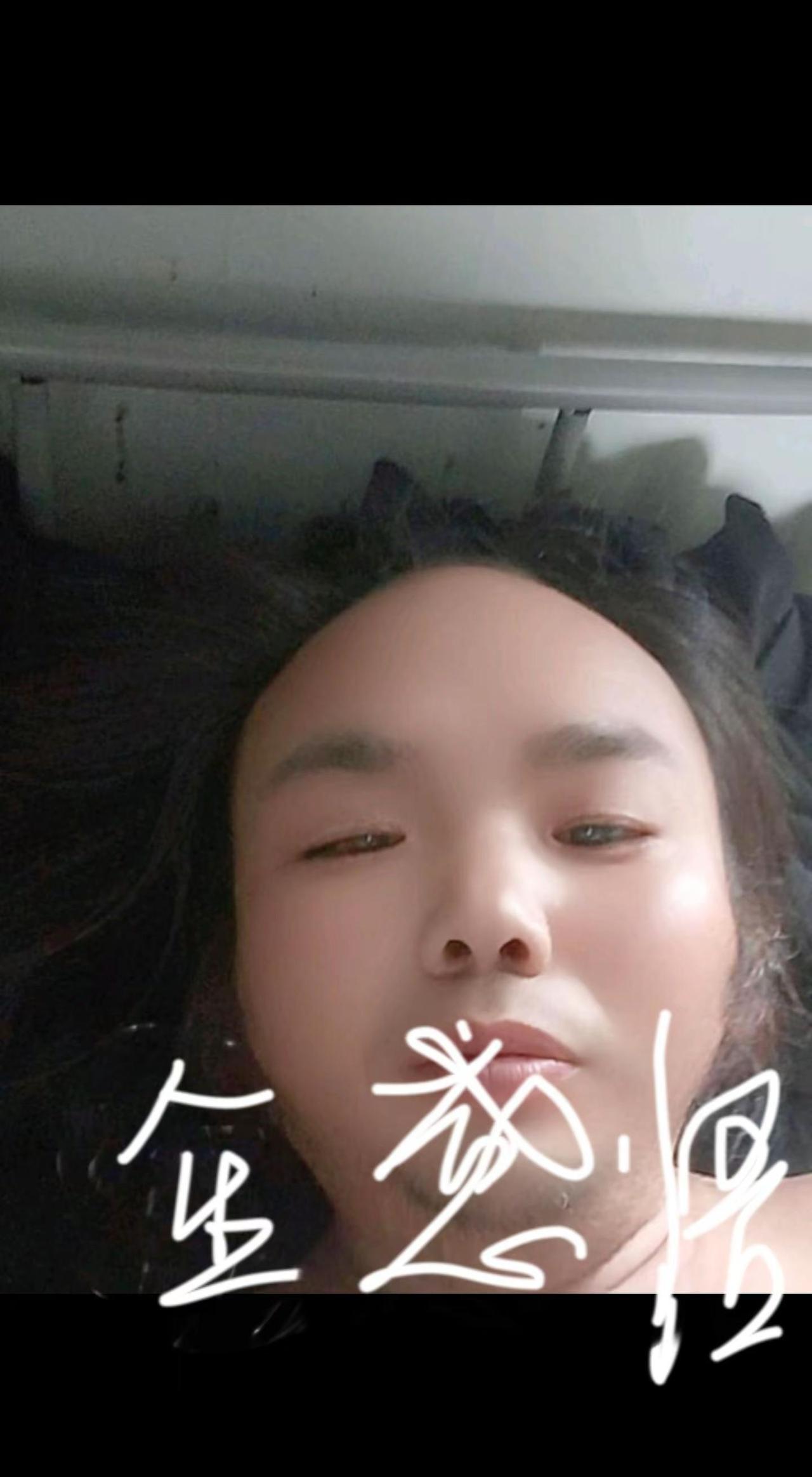 我的图片 随变ai随便玩 睡出8块腹肌 壮汉 睡姿百态