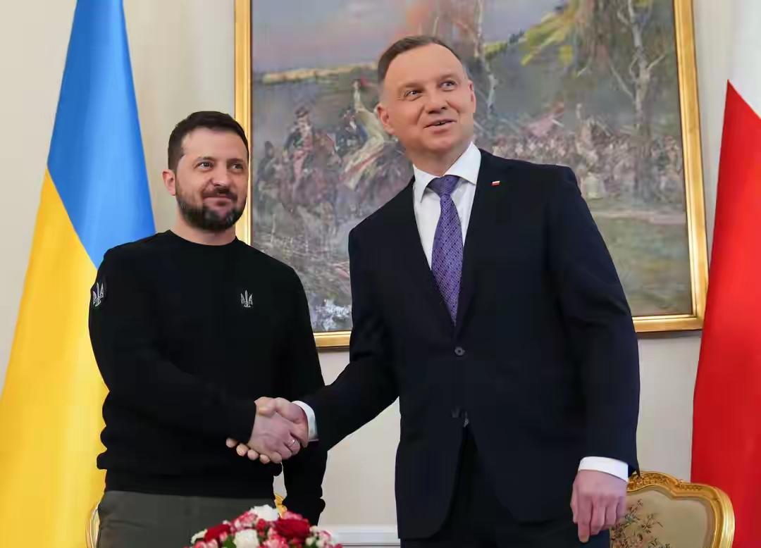 突发，泽连斯基这操作真是让人摸不透。俄乌冲突爆发，本质就是北约东扩威胁到俄罗斯安