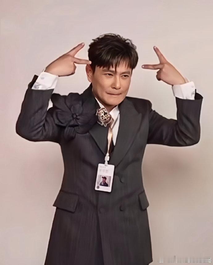 张信哲在有歌被PUA了有歌张信哲[超话]张信哲的嗓音真的越陈越香，温润又明亮，像