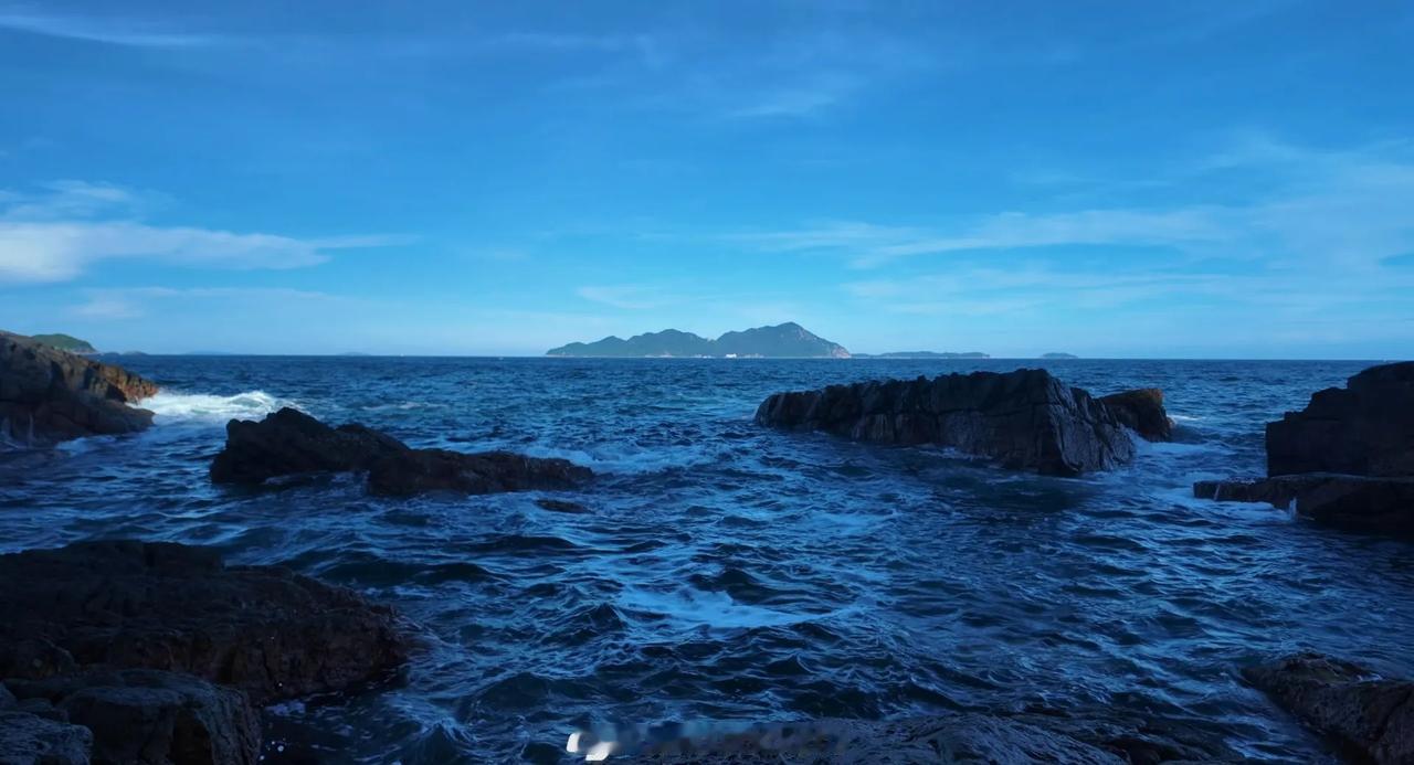 这周打算去……岭师寸金学院
因为本人比较喜欢四处旅游
所以这个月的31号万圣夜打