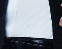 衬衫上有智旻的名字诶朴智旻