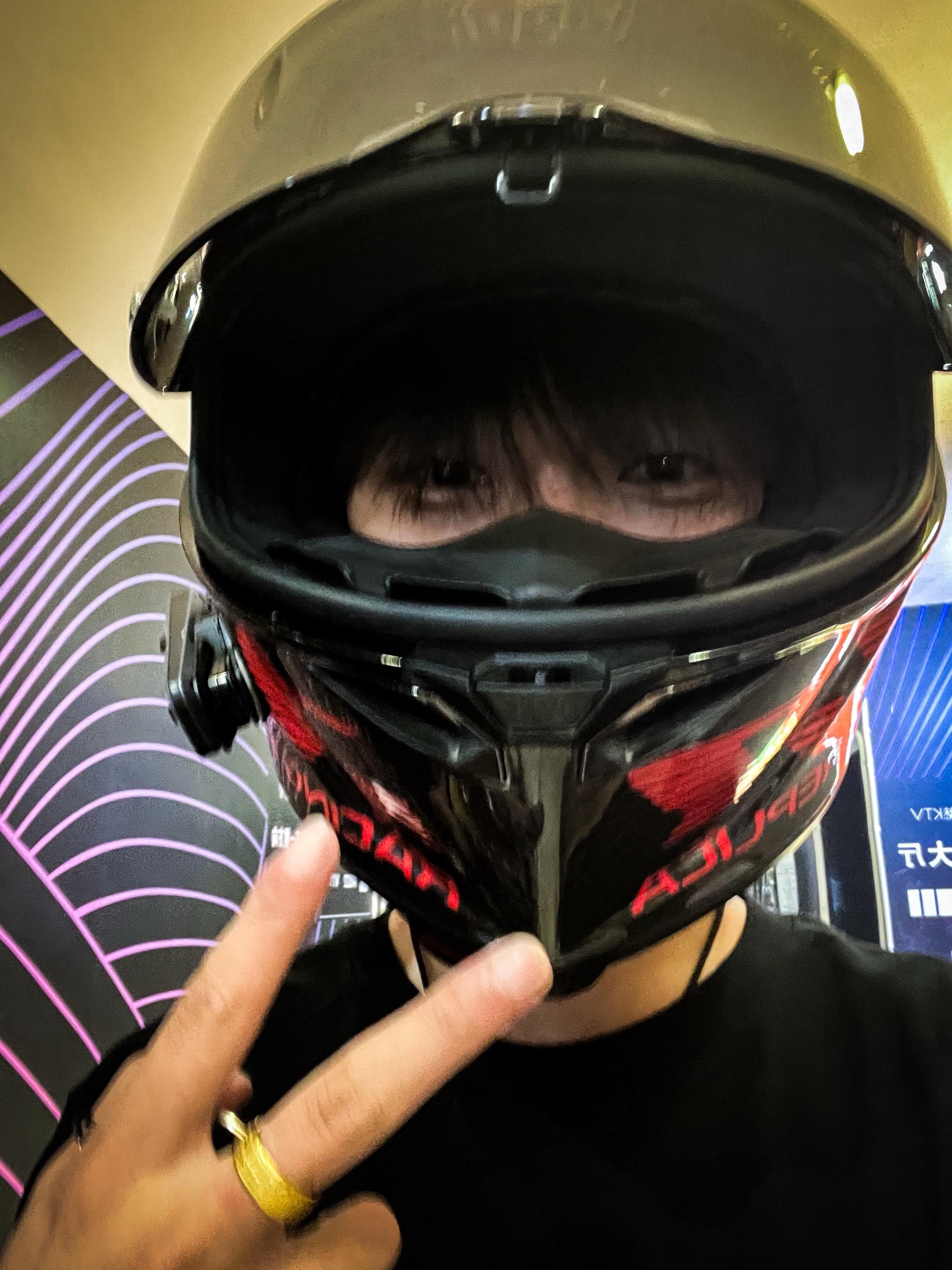 好想骑车。  🏍