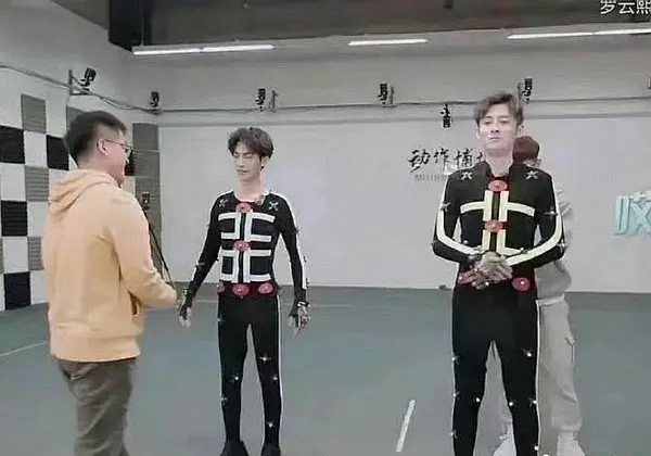 罗云熙古装可以垫高，还能穿一堆衣服，掩饰缺点 ​​​