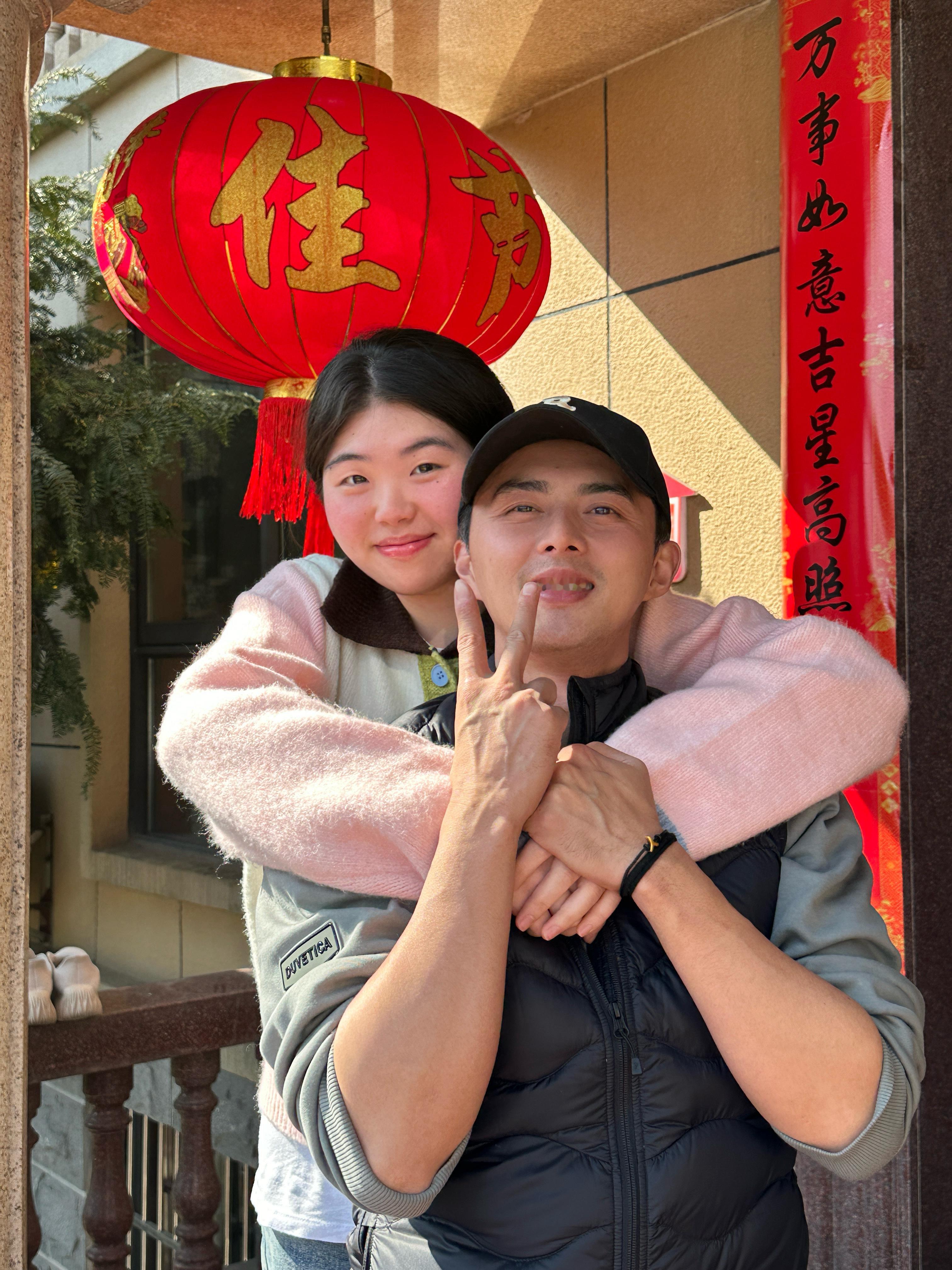 叶祖新合照 想过了官宣没想到是亲戚叶祖新回老家衢州合照又更新了，想过合照是AI，