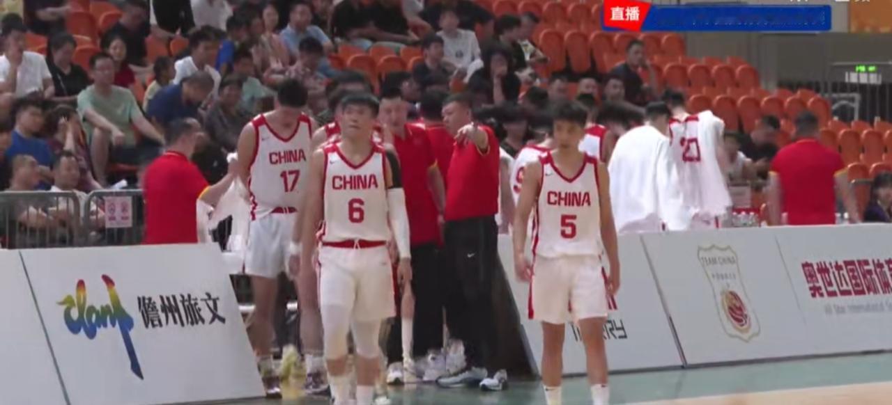 7月28日，国青男篮热身赛，中国U18男篮 75-81 澳大利亚纽纳华丁闪电队。