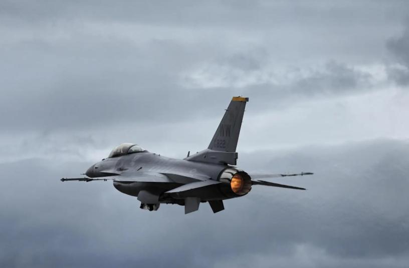 不宣而战！美国 F-16 跨境突袭，结果惨遭中国导弹‘教做人’

泰国空军那几架