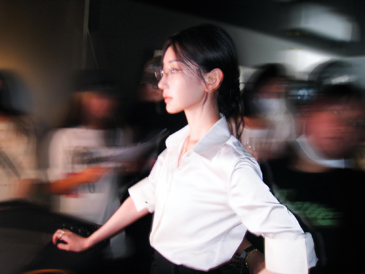 毛晓彤回应出演十日终焉毛晓彤官宣回应出演十日终焉！灵动氛围感拉满，精准抓住角色智