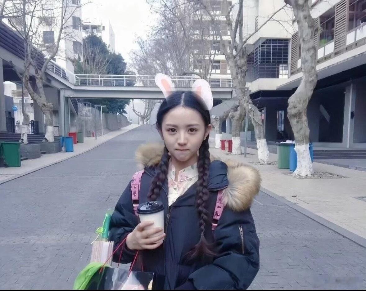 田曦薇 基因彩票田曦薇这是实打实抽中顶级基因SSR！全网都在刷她是天选甜妹，彻底