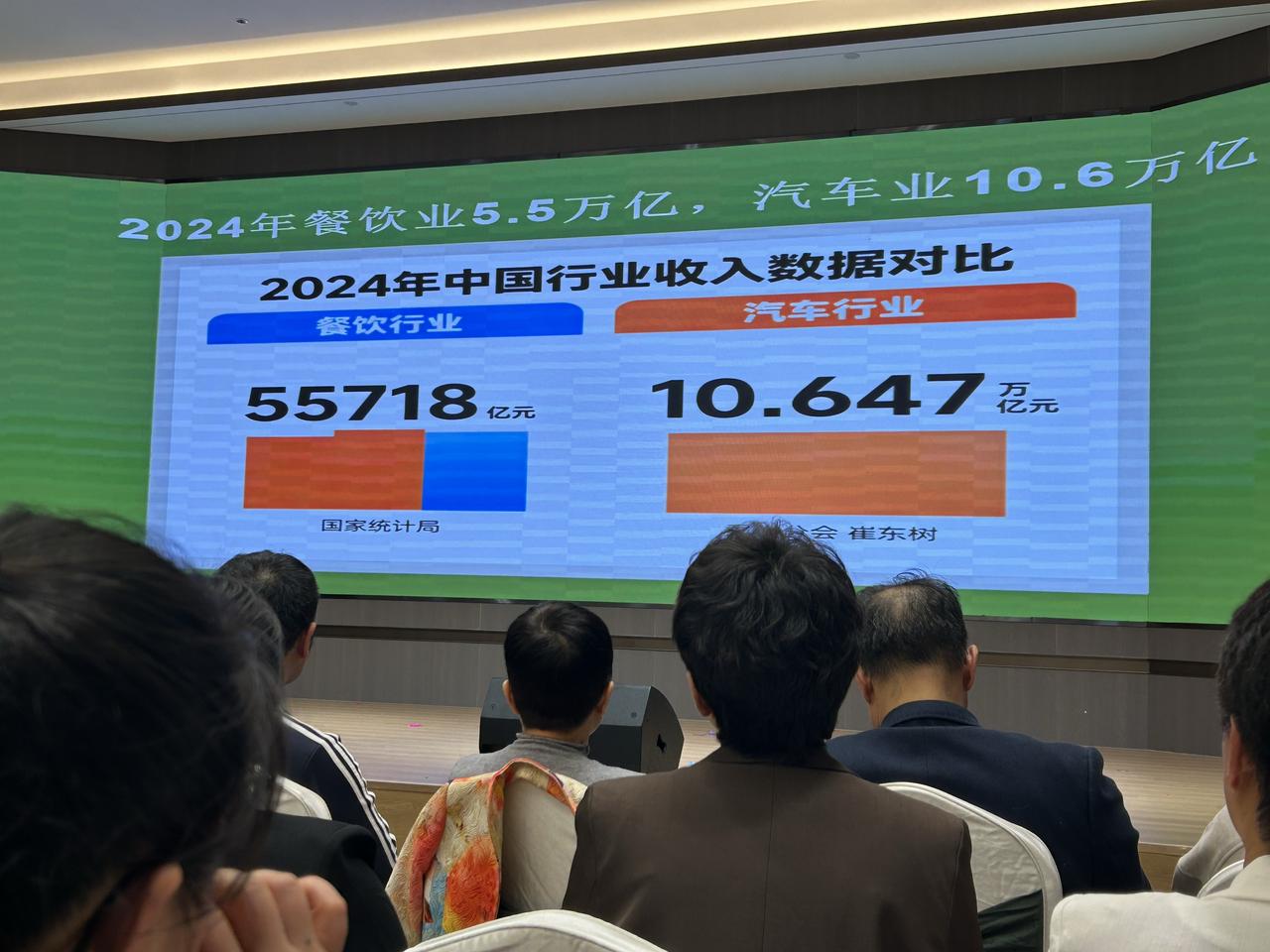 都市职场里的30岁人：养家压力撞上工作疲惫，撑不住时该咋办？          