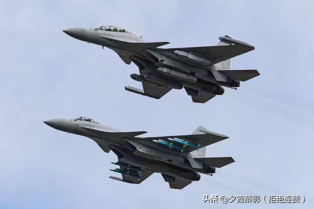 歼-15太给力！强势锁定日本F-15，雷达持续压制，辽宁舰编队在冲绳海域全程畅行