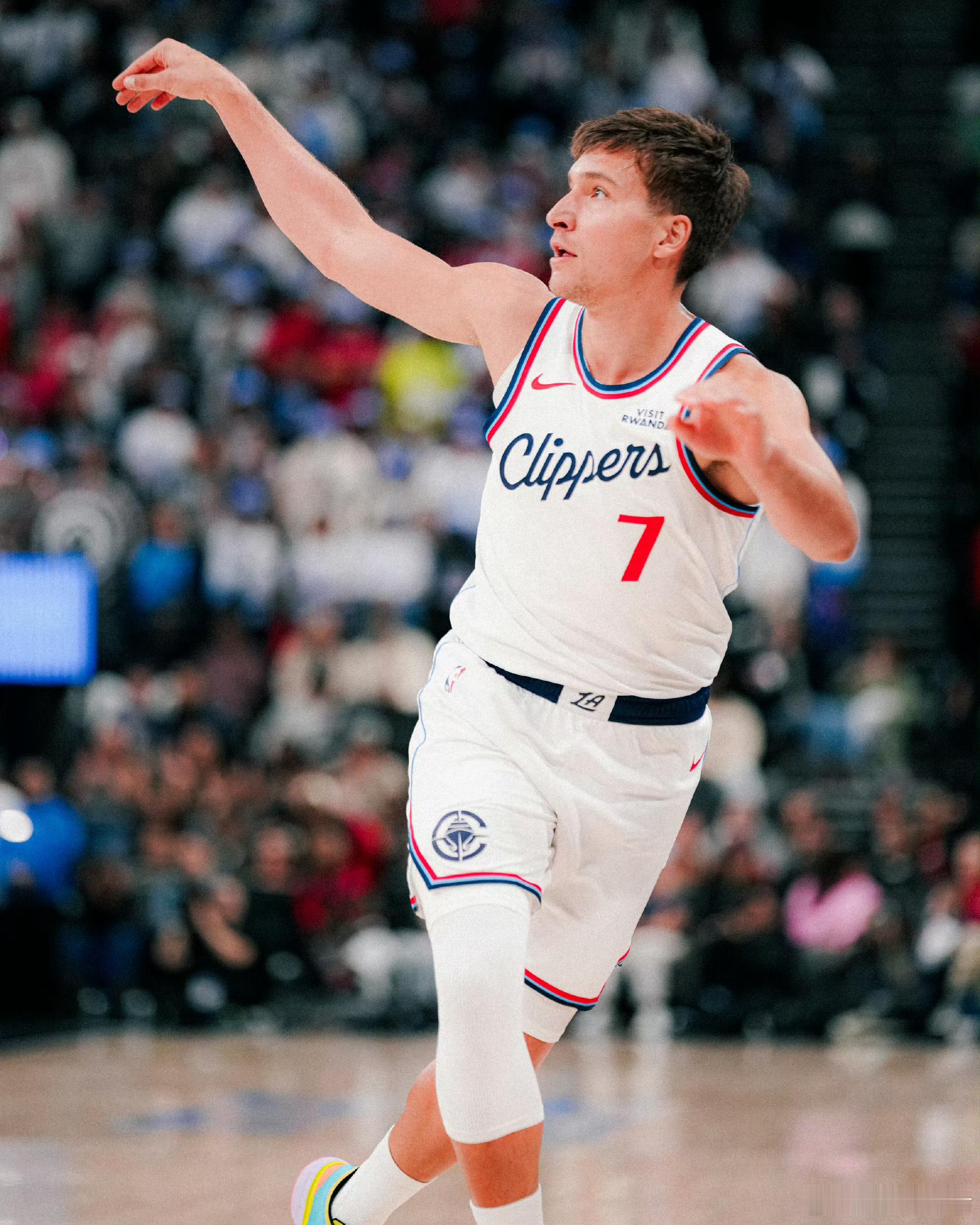 卢：看到博格丹打得好，这感觉很棒，我真为博格丹感到高兴。他每天都在挥汗如雨地训练