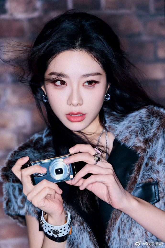 喻言求夸北京春晚舞台表现 喻言这是反向操作吧！大家都在夸她烟嗓像余华小说一样有质