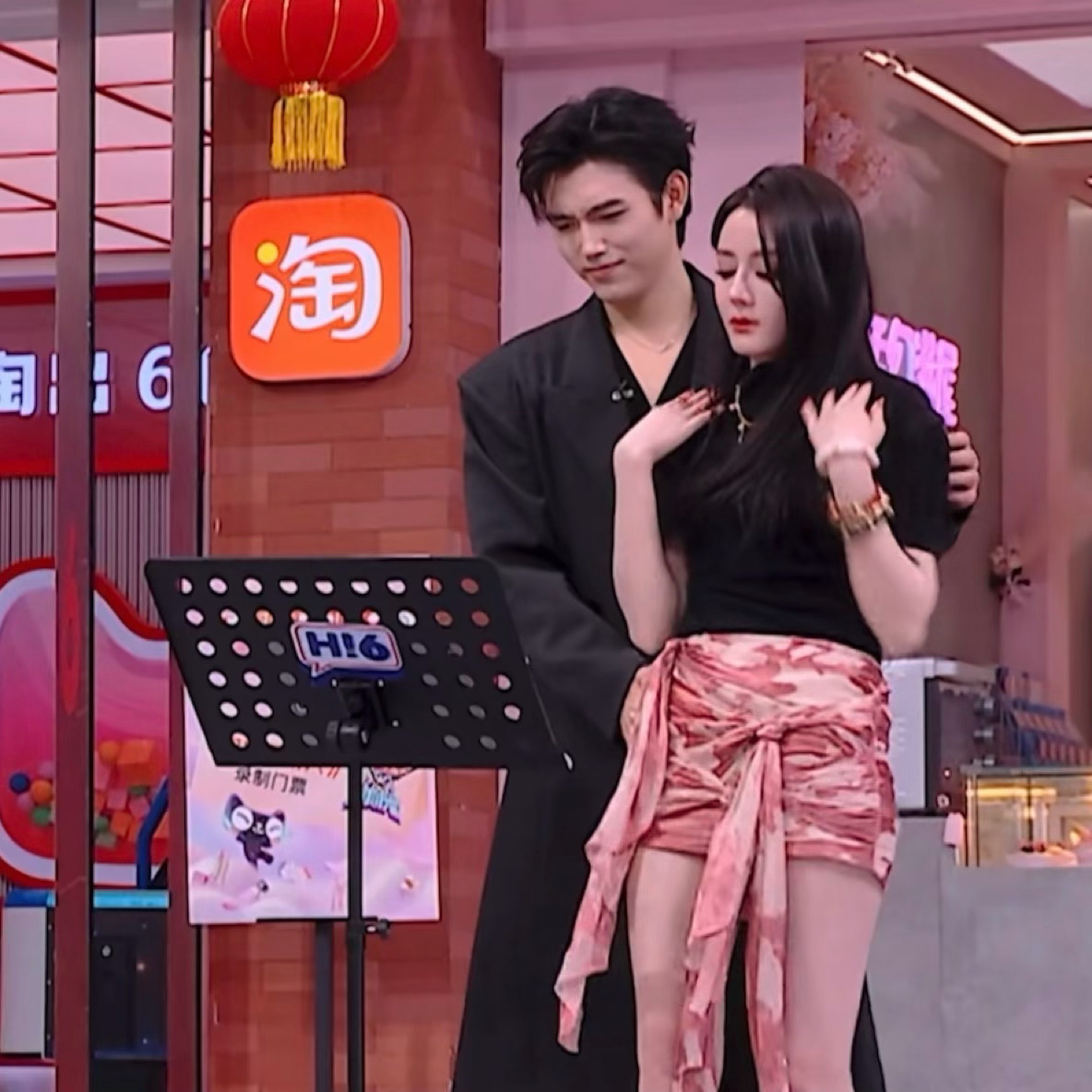 谁懂迪丽热巴学舞这段完全魅魔来的🥵😍🥵😍迪丽热巴学舞这段完全魅魔来的