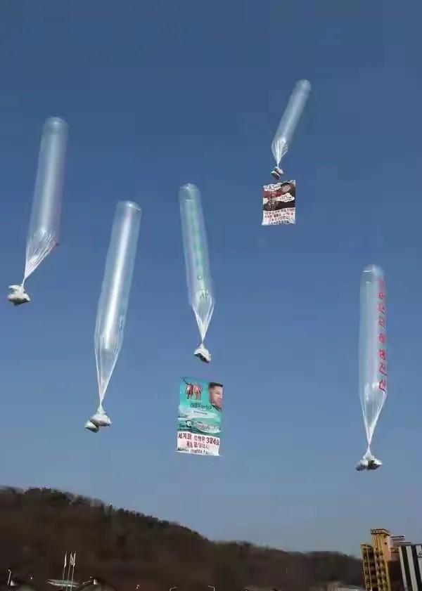 韩国这波操作也太离谱了吧，那传单上的内容简直了，还敢直接飞到人家平壤上空撒，这要
