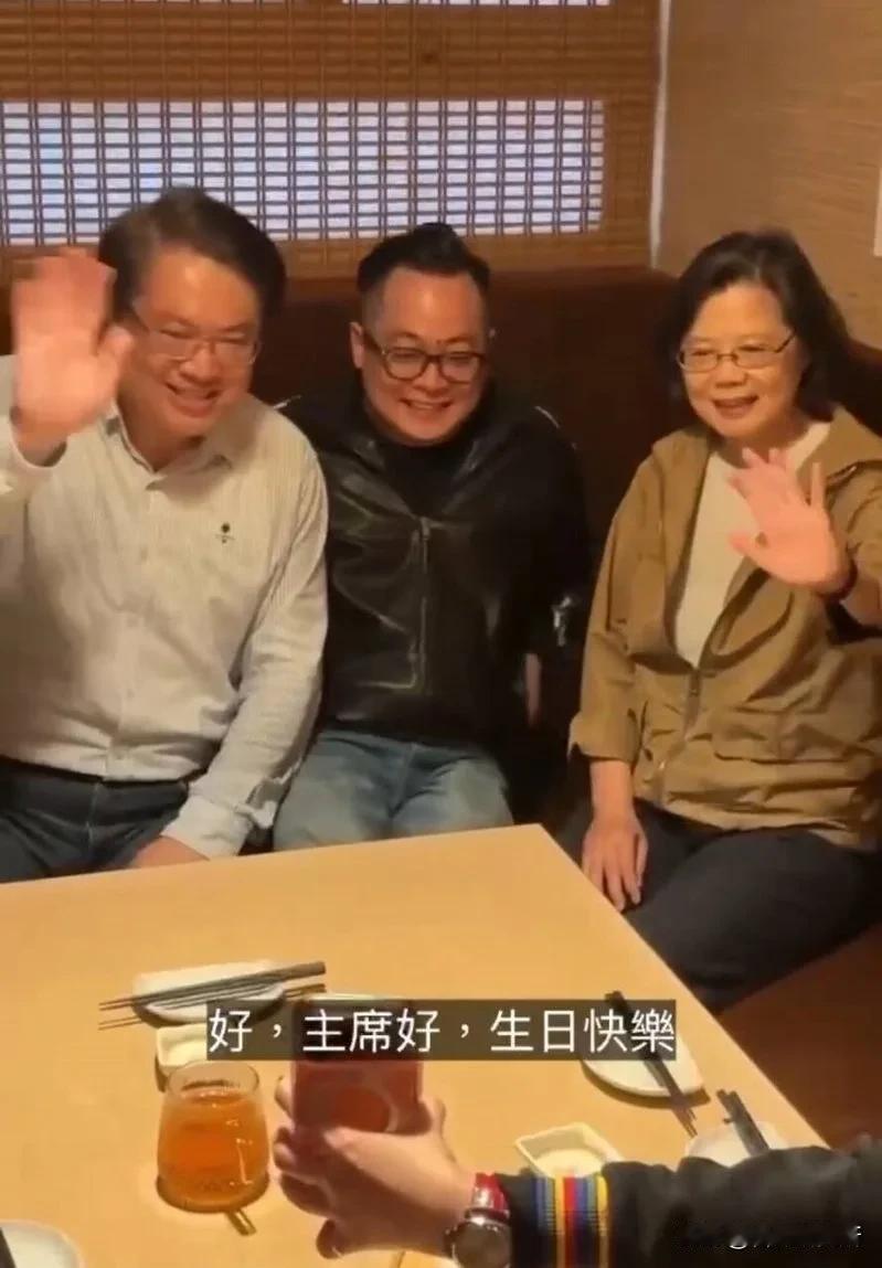 对于台湾人，我们了解的太少！
他们背后的东西远超出我们的想象

各位说说，你们知