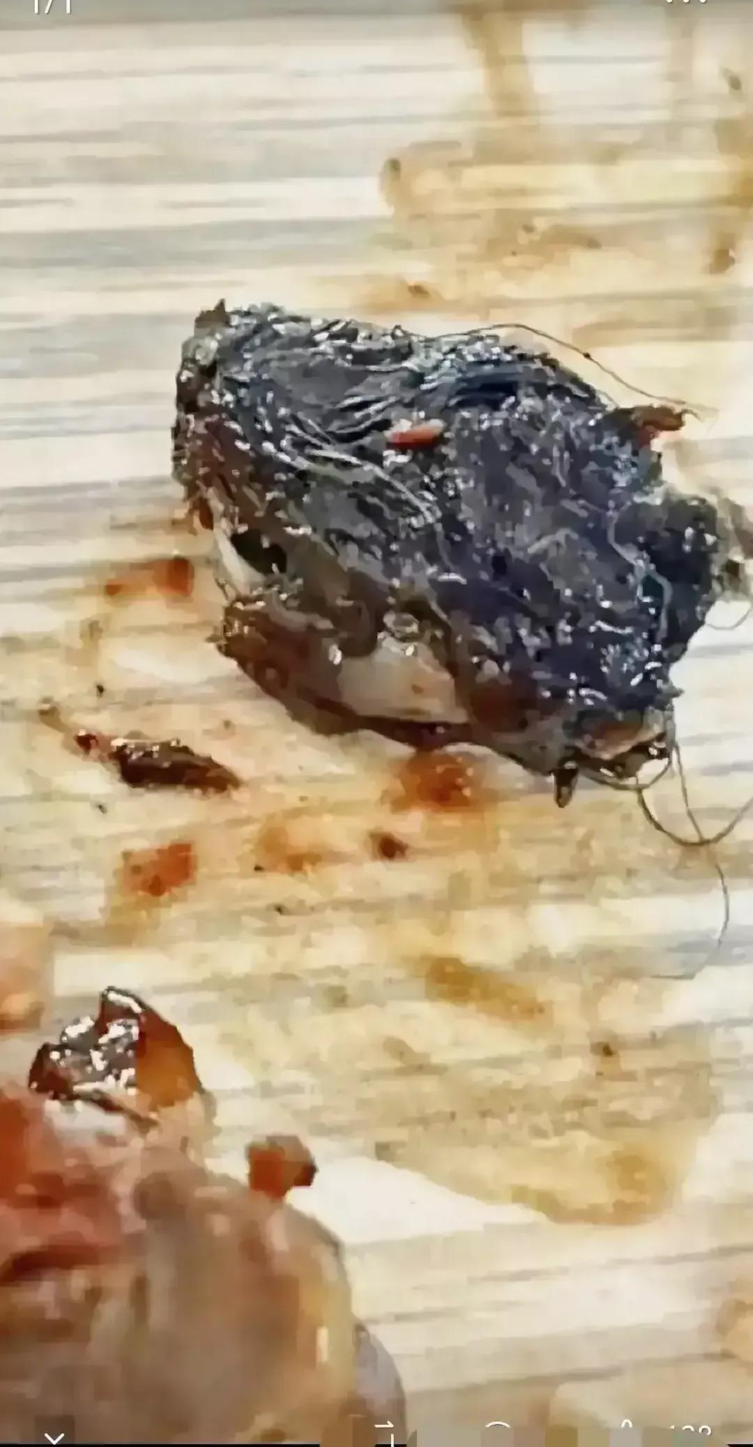 好吧！我信了！这就是鸭脖！不信者都是别有用心！[捂脸][捂脸][捂脸]