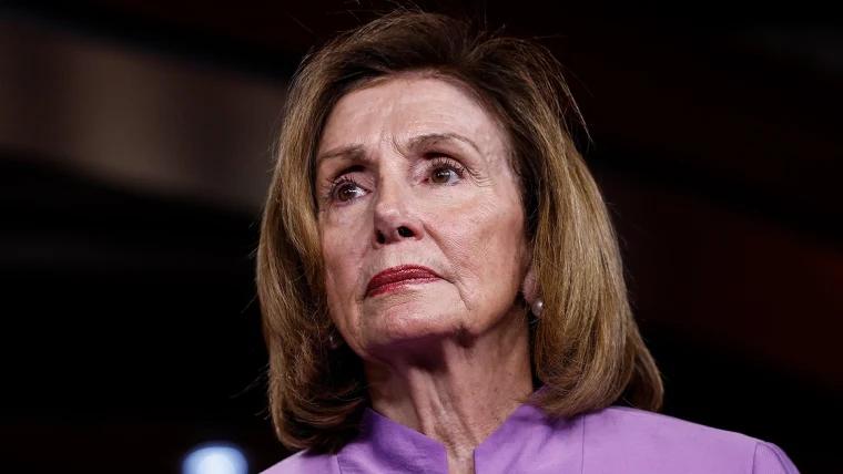 突发消息：南希·佩洛西将于2026年不再寻求连任。