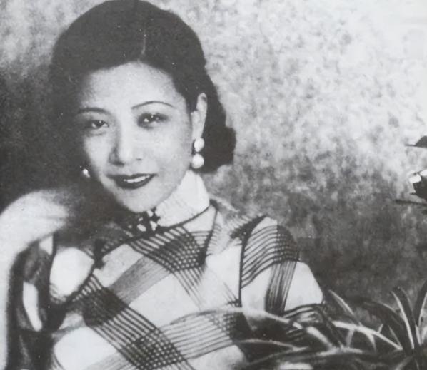 1948年，陈愉在国民党团长楼将亮丈夫，生病住院期间，被6人侮辱，事后院方劝她私