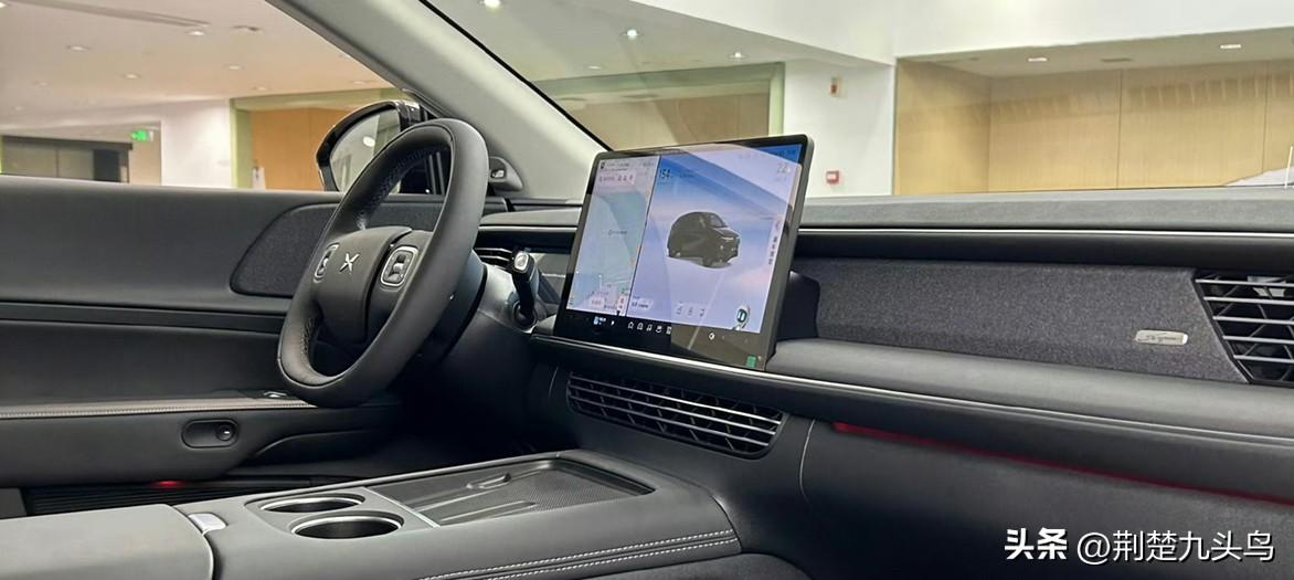 以前聊智驾，总觉得是极客和技术宅的专属玩具，得懂一堆术语，还得时刻盯着路况，生怕