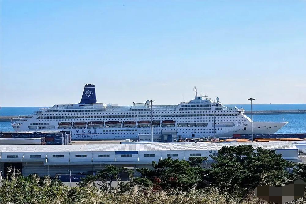 快讯！快讯！
  
韩国最高规格迎接中国

从背景来看，韩国此次高规格接待中国，