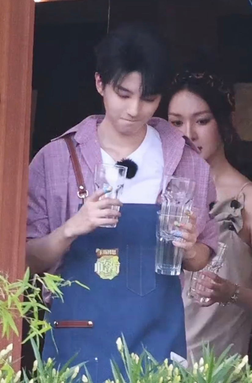 这个手指这样是做嘛的呀
