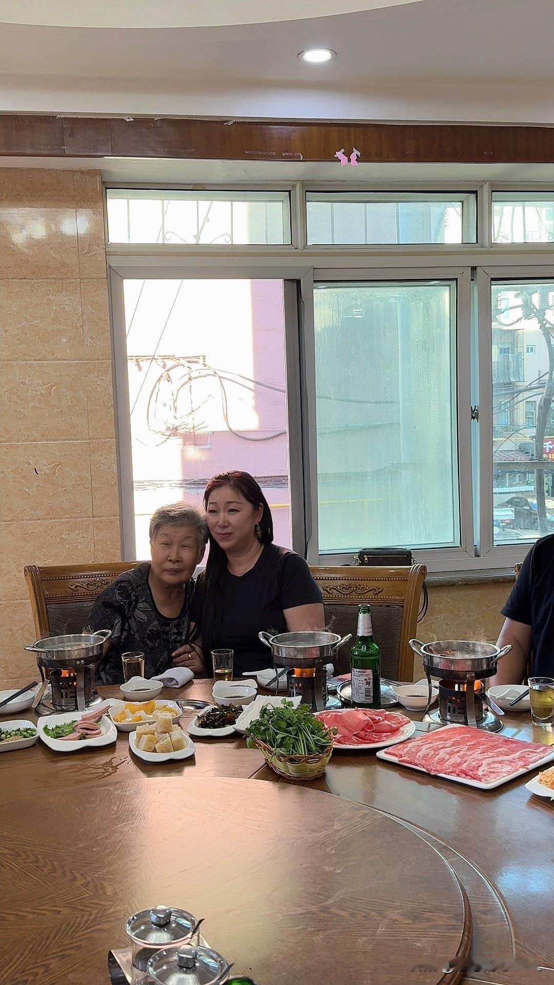 前几天，我回了趟抚顺的妈妈家，今天算了一下，回一趟妈妈家花了大概600块钱。
