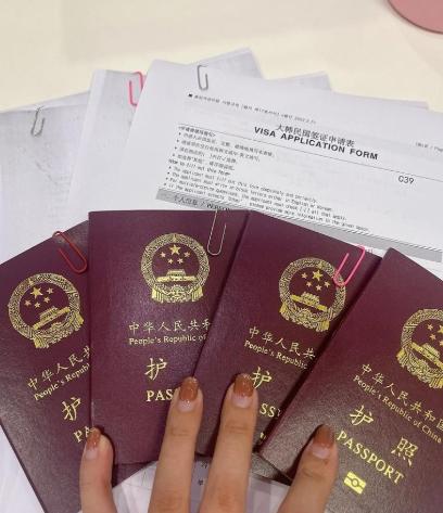 跟中国人结婚，然后就可以在中国住下来，然后就七大姑八大姨过来，我不知道这是为什么