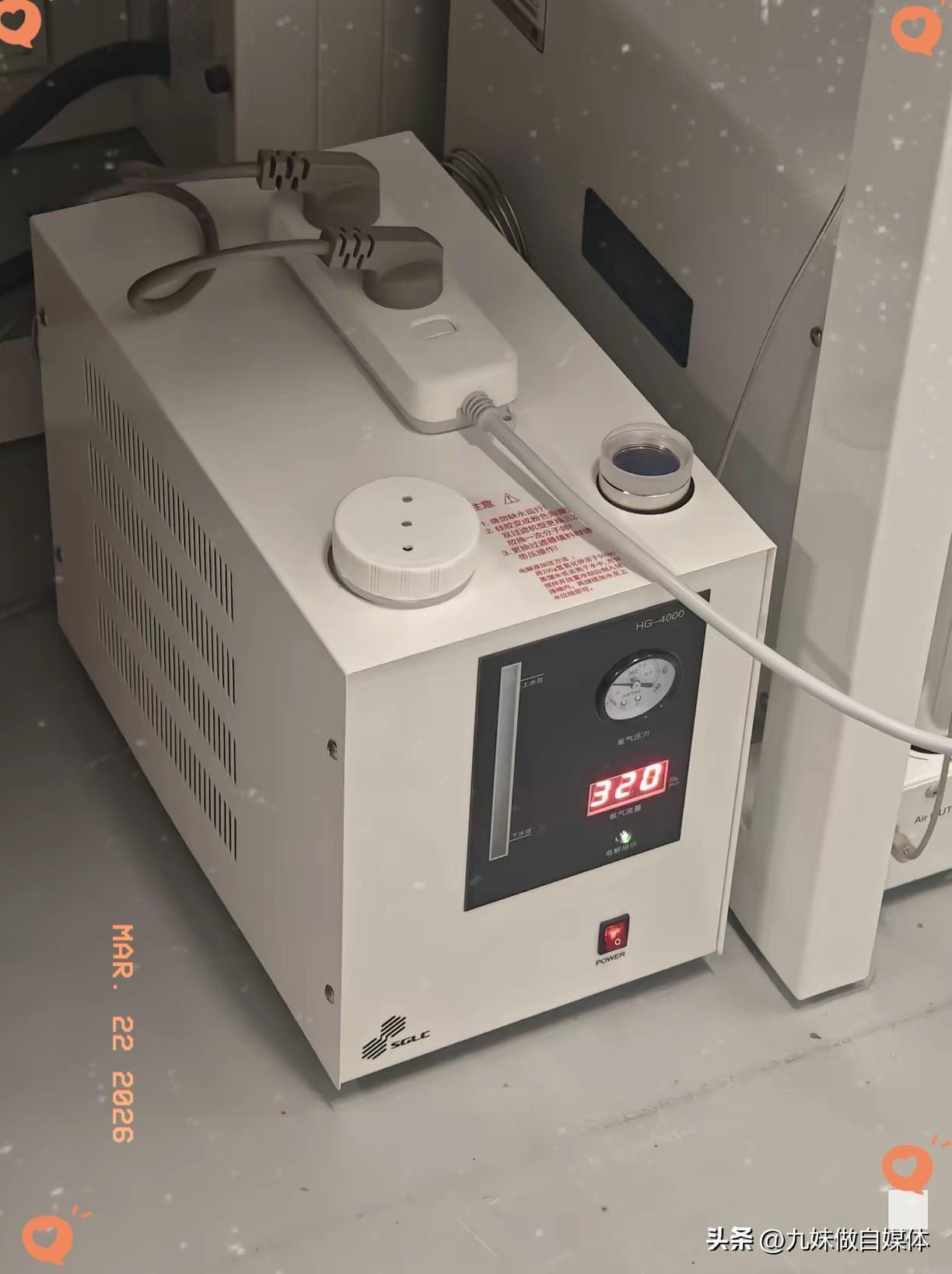 其实，他已经发现氢气泄露了，但是后面还是出事了！重庆大学某实验室的李某在做镁锂合