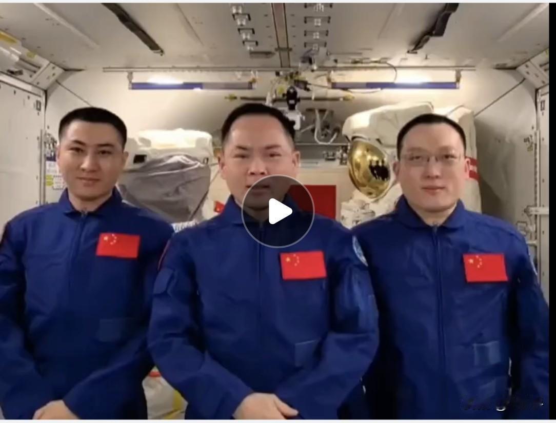 这才是航天日该有的样子……
今天是4月24日。请记住，今天是中国航天日。今天是我