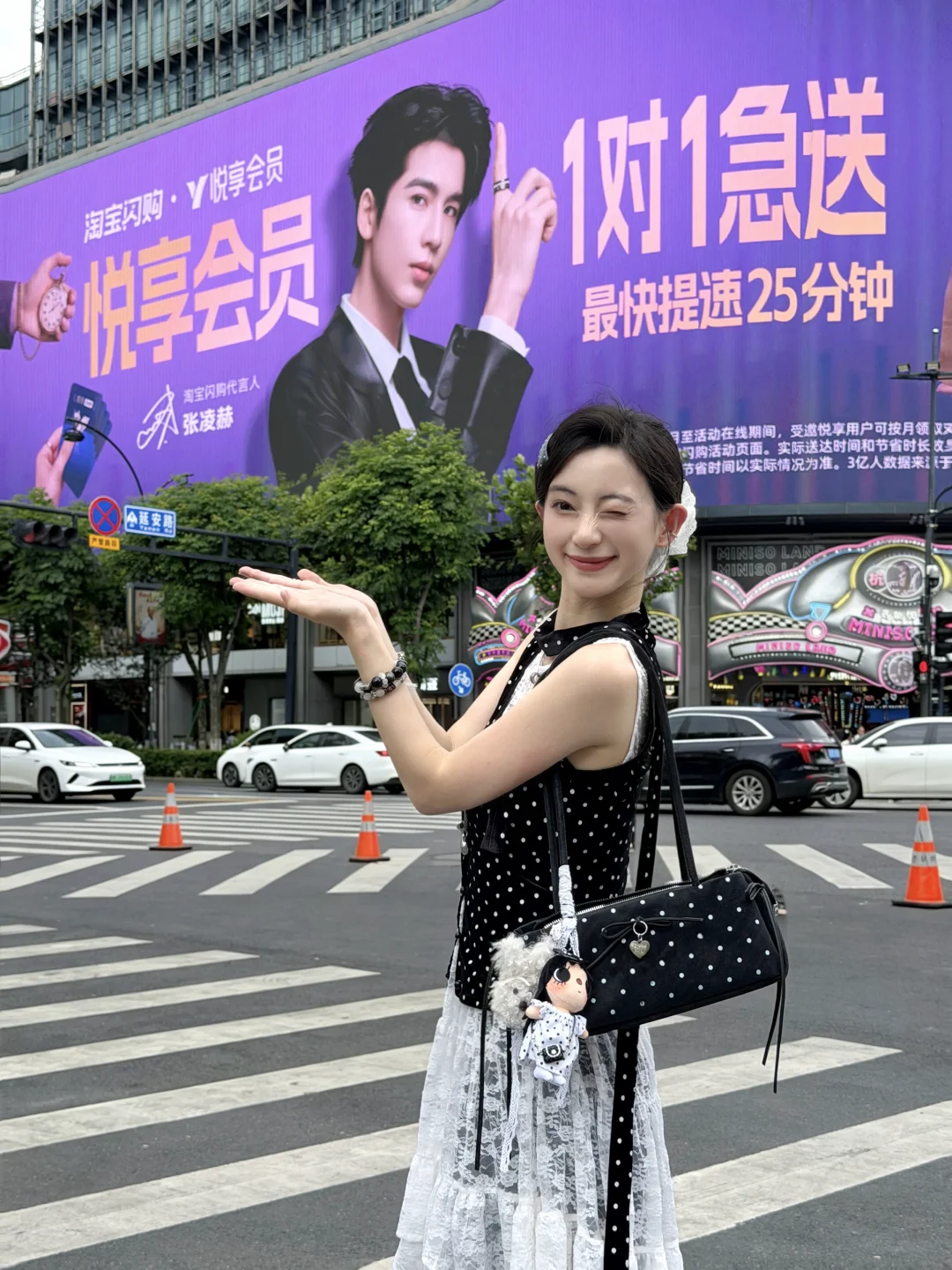 ❤所有人感受！！张凌赫西湖68w巨屏的权威！！