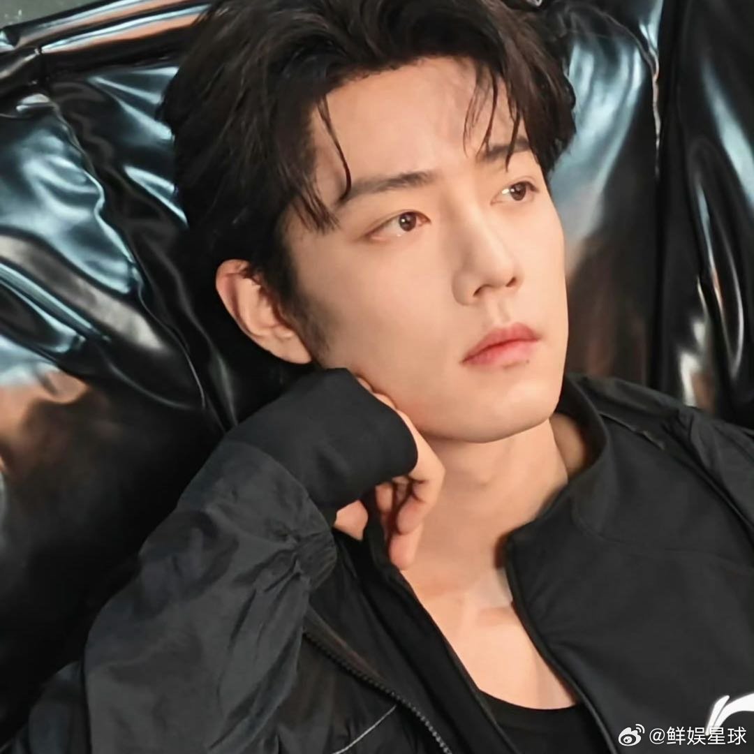 肖战风掠过镜头定格此刻肖战运动风live肖战运动风live 肖战allblack