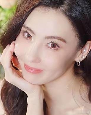 在传统观念里，男人大多看重子嗣传承，孩子越是出色，他便会越发重视孩子的母亲——这