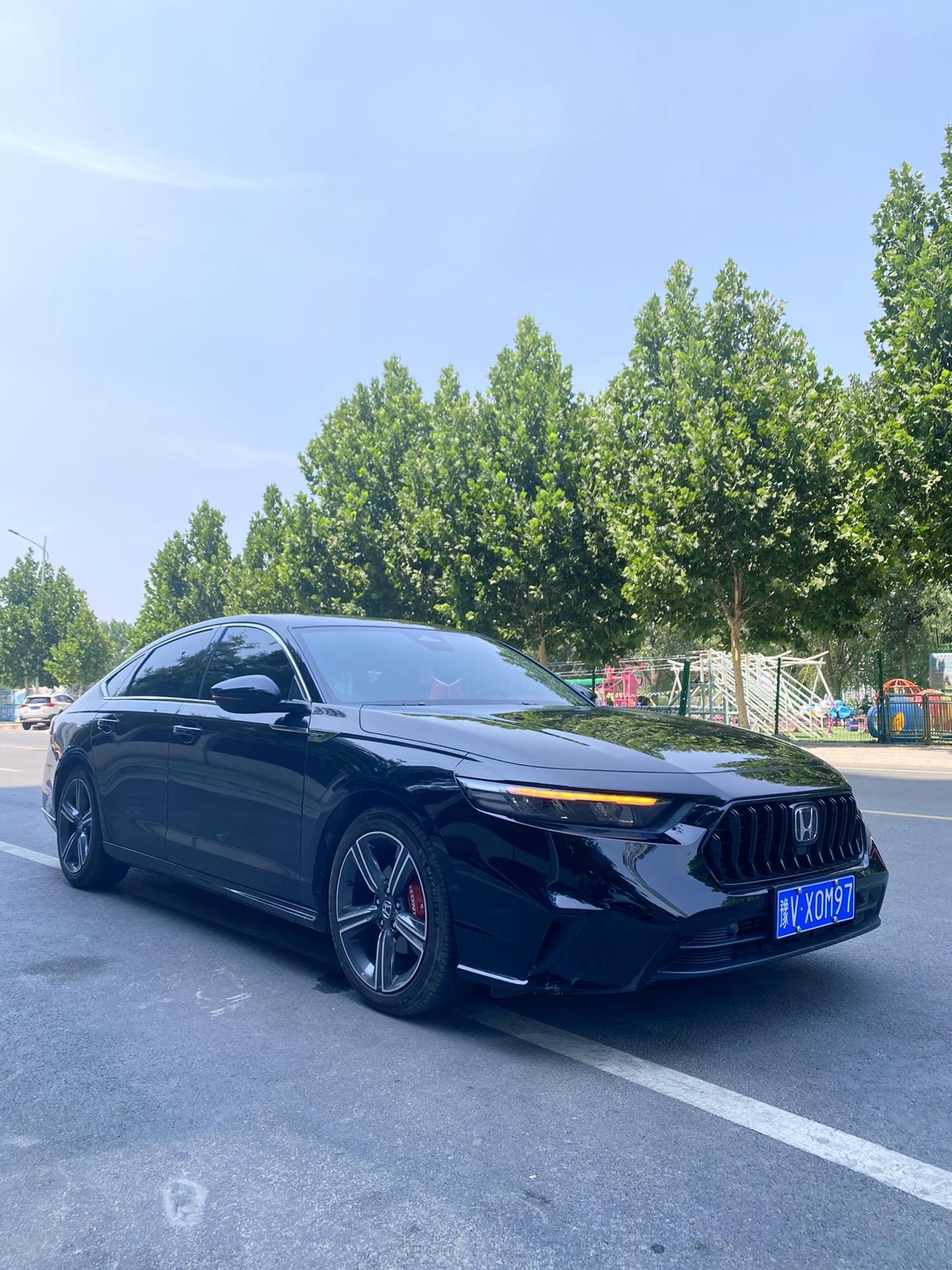 不是说英仕派很省油吗？为什么我加满一箱油只能跑五百多公里啊 你们的油耗是多少？