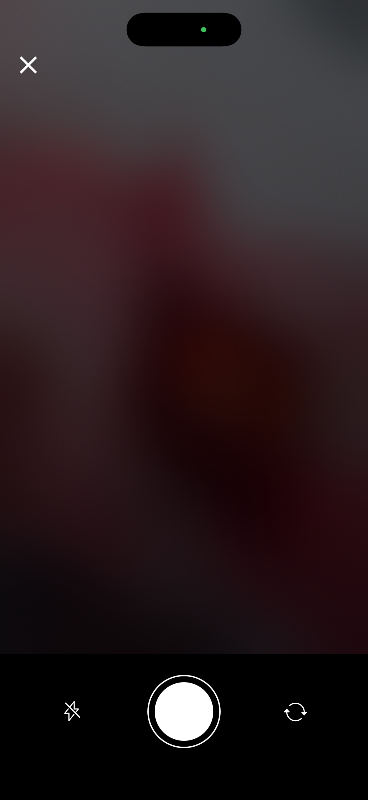 有人和我遇到一样的情况么？苹果的17Pro，微信拍照经常卡死，以为升级了系统就会