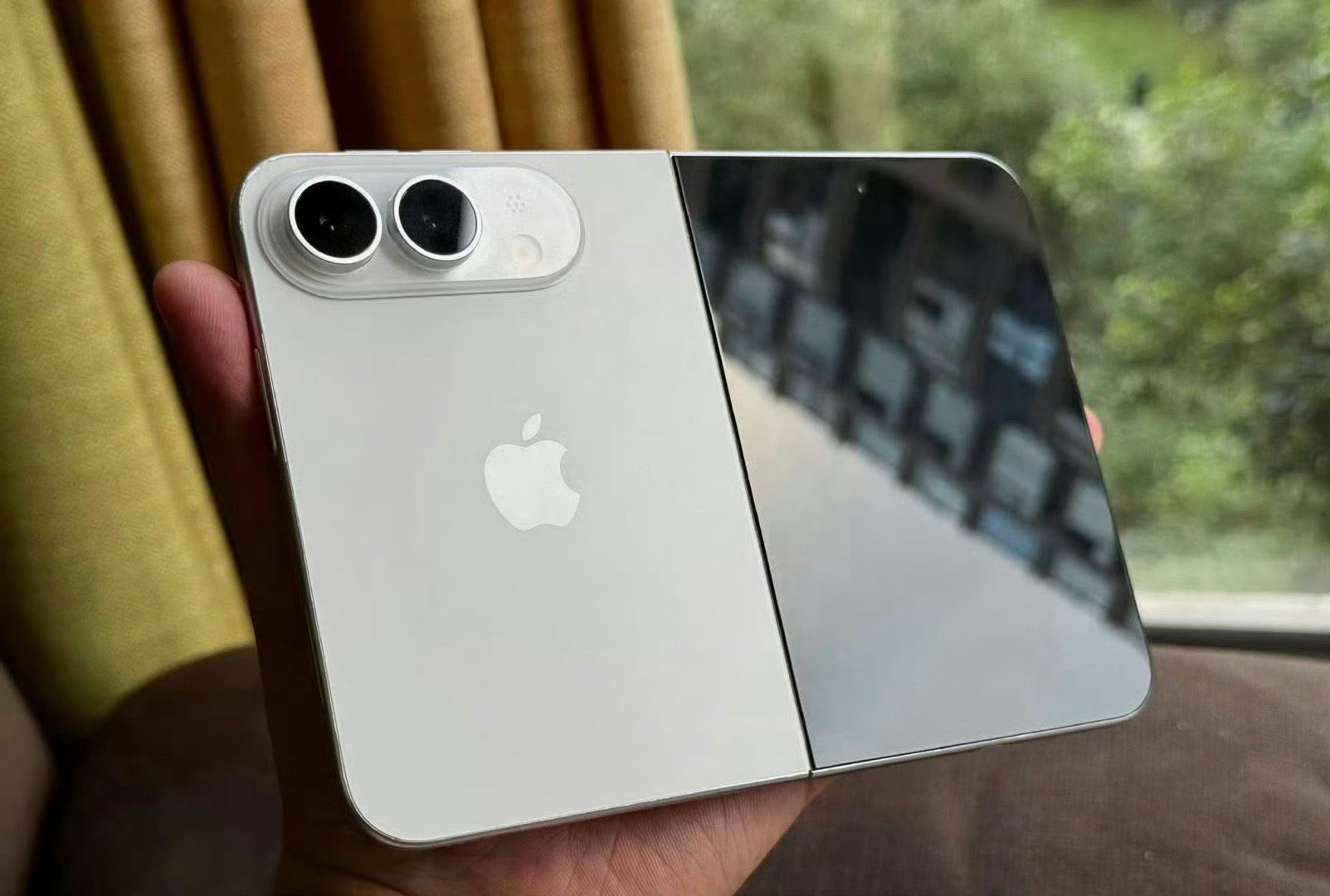 折叠iPhone三年路线图苹果新产品基本上都是这种节奏，发布一代、迭代一代、准备