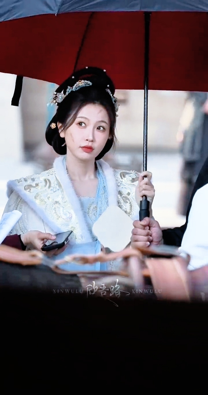 哪里来的傲娇脏脏包，云初主母萌鼠了，给我亲虞书欣云初令虞书欣上班路透