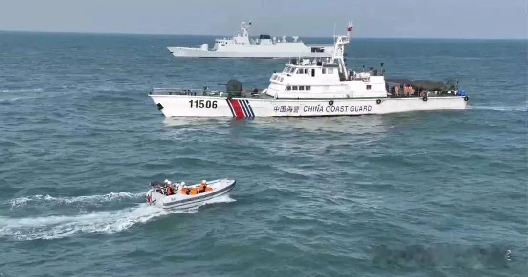 东部战区海军某护卫舰支队舰艇编队联合空军和海警辗转多个海域开展多课目、跨昼夜实战