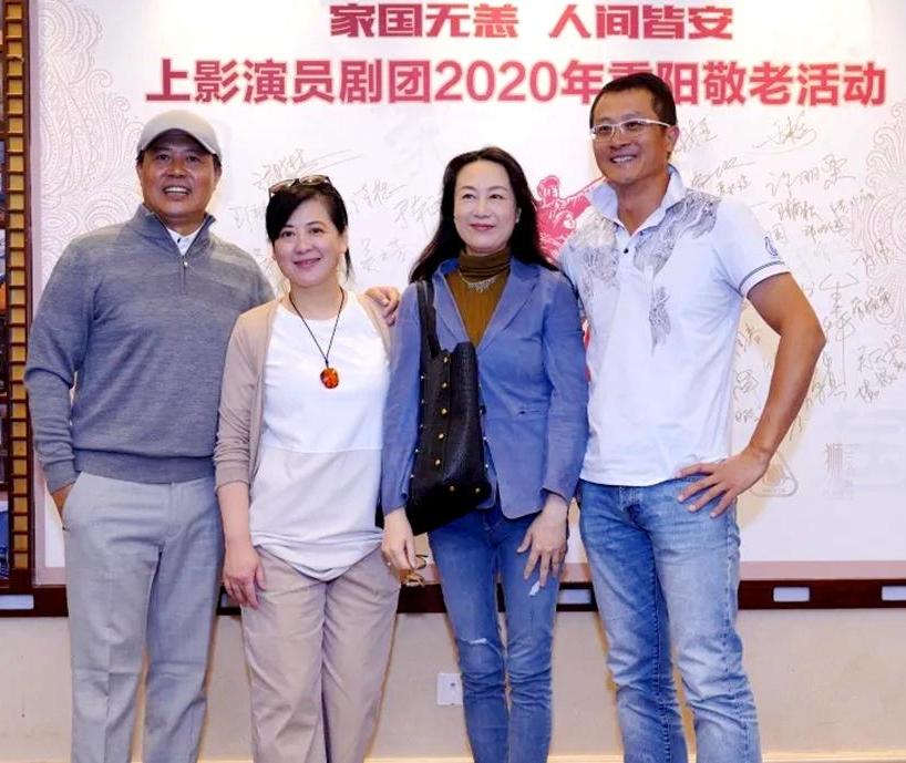 这张照片拍摄于上影演员剧团2020年重阳敬老活动，我认出了和静温熙、霞姿月韵的吴