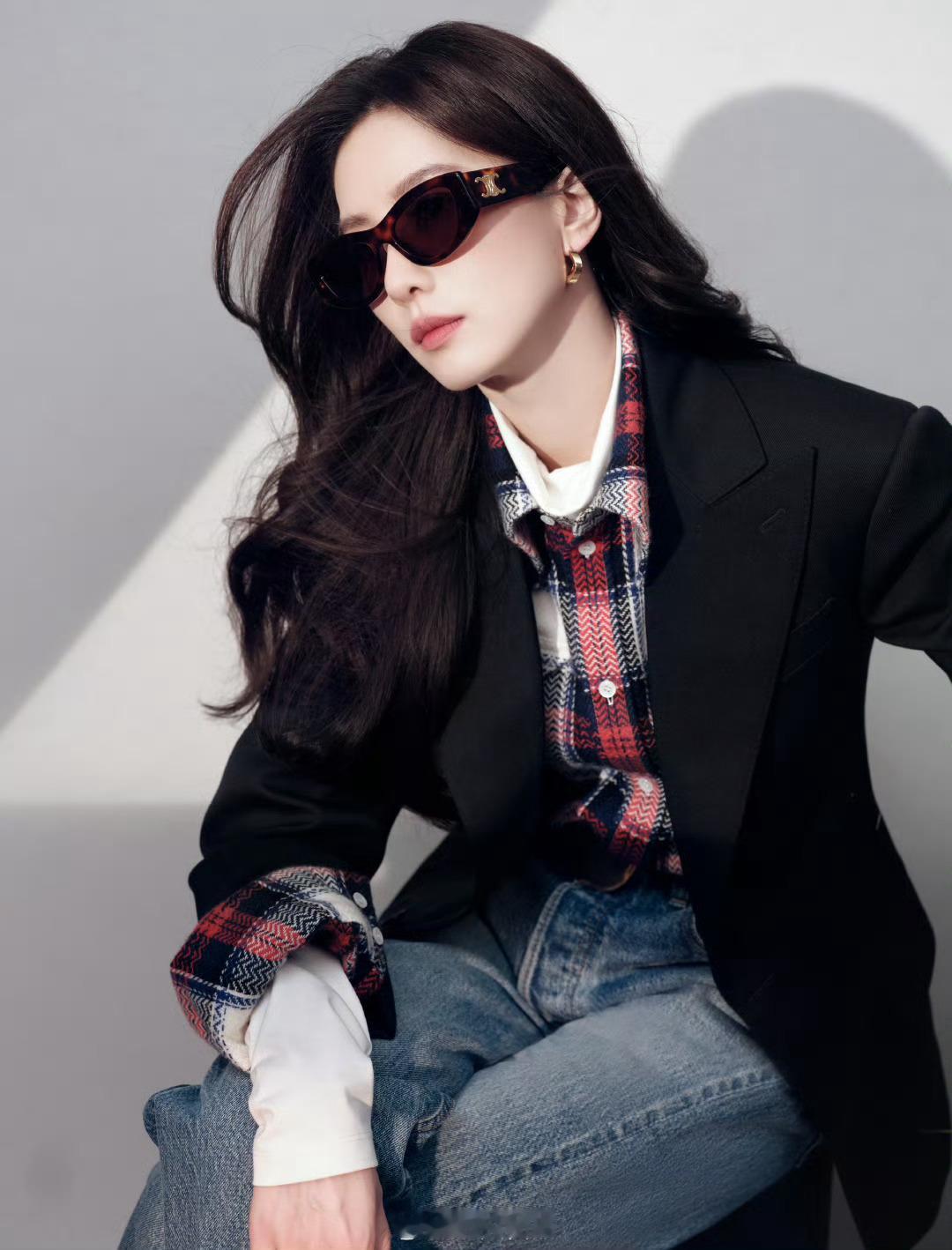 刘诗诗今日活动气场全开！！！一姐太太太太太太酷了，权威中的权威！！！